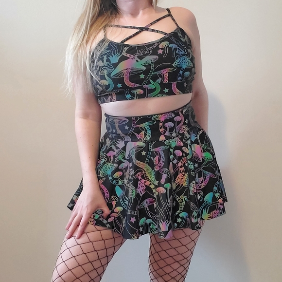 New! Reflective mushrooms crop top psychadelic - Picture 5 of 8
